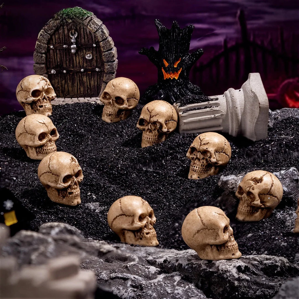 Zelixo Mini Skull Figurines 10pc — Resin Halloween Dollhouse & Terrarium Decor