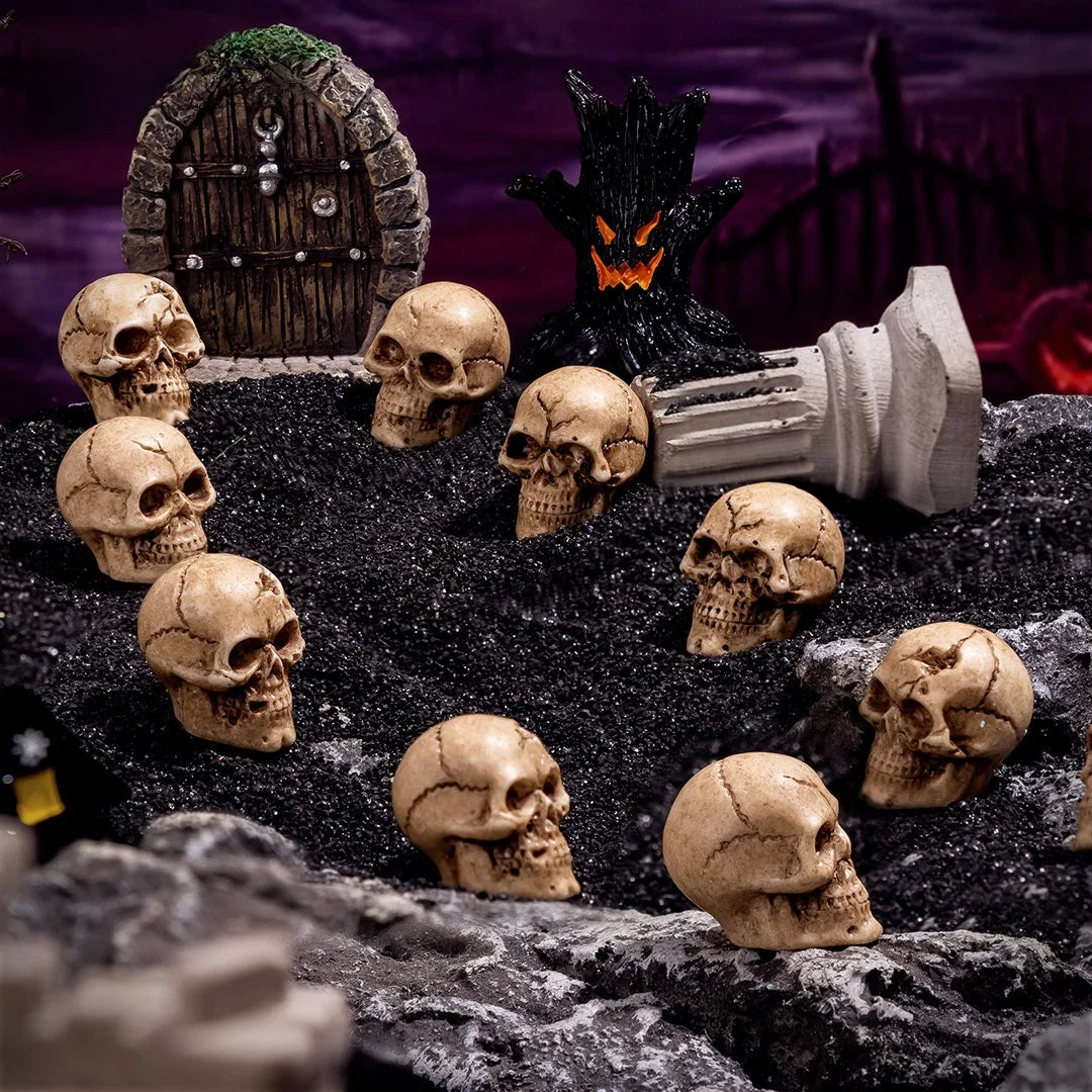 Zelixo Mini Skull Figurines 10pc — Resin Halloween Dollhouse & Terrarium Decor
